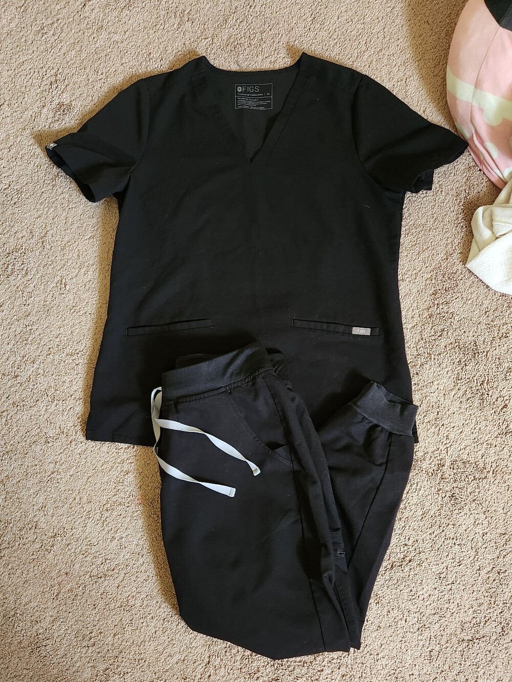 FIGS black Scrubs Set Casma Top & Zamora Jogger Medium/medium Petite